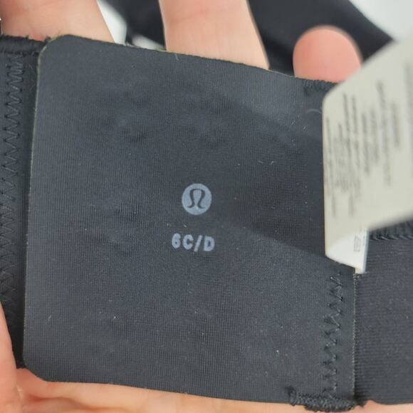 Lululemon Black Criss Cross Back Stash It All Bra Sports Bra Size 6 C/D - Picture 2 of 4